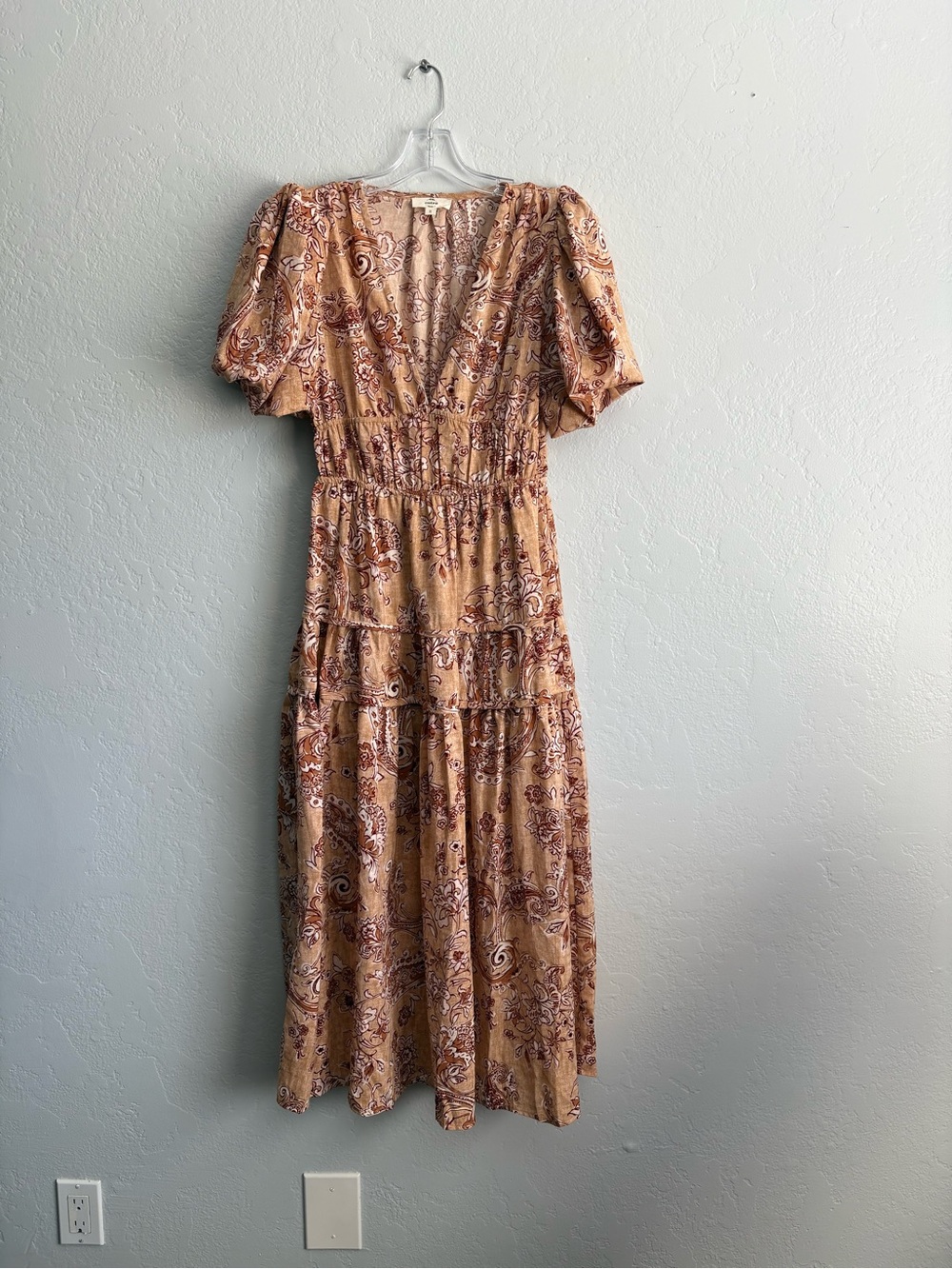 ❤️NEW entro Floral Tiered V-Neck Midi Dress